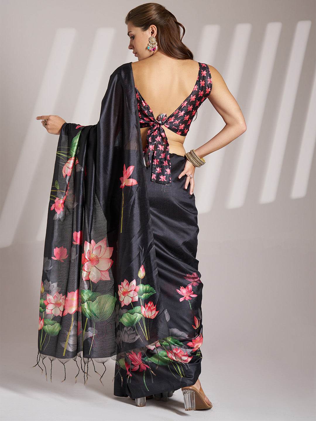 Black Linen Printed Saree With Blouse Piece