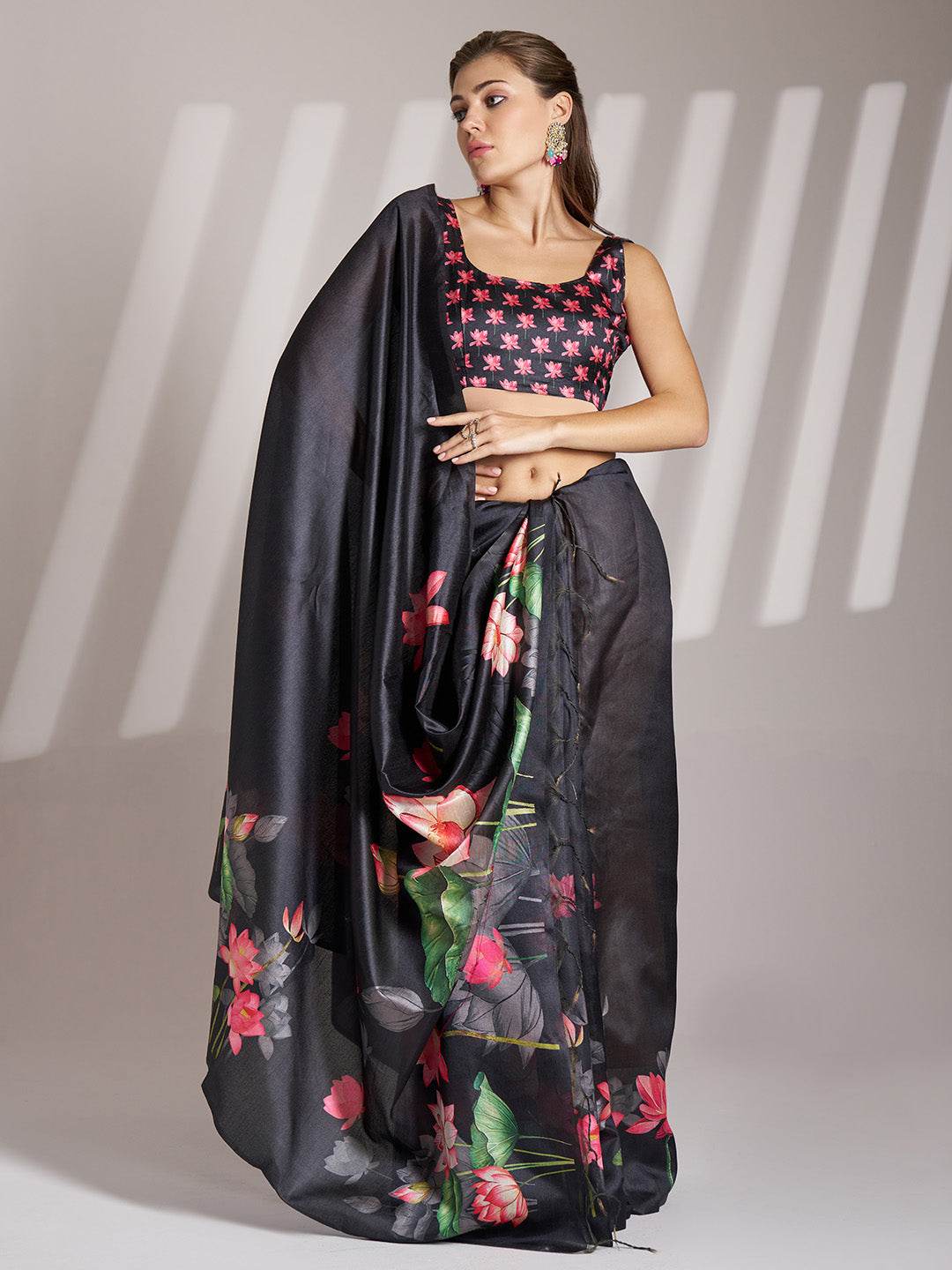 Black Linen Printed Saree With Blouse Piece