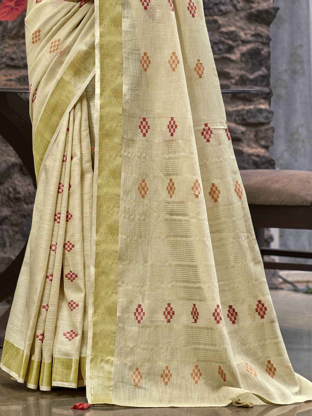 Cream Linen Saree With Blouse Piece