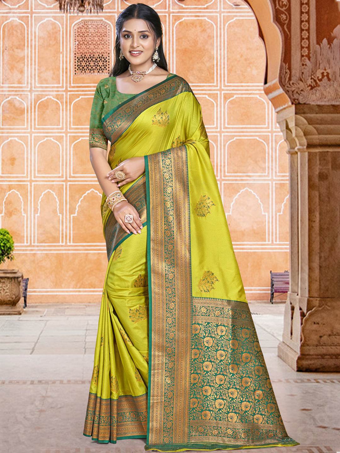 Green Silk Saree With Blouse Piece