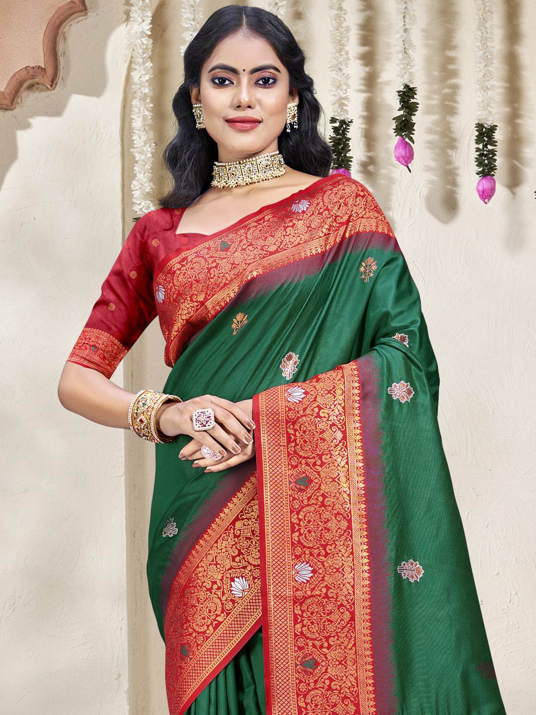 Green Silk Saree With Blouse Piece