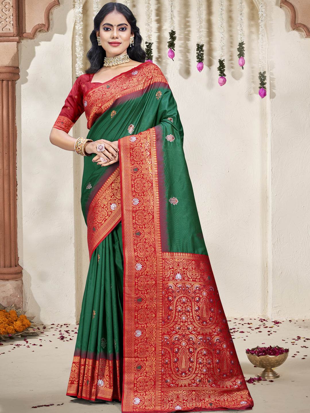 Green Silk Saree With Blouse Piece