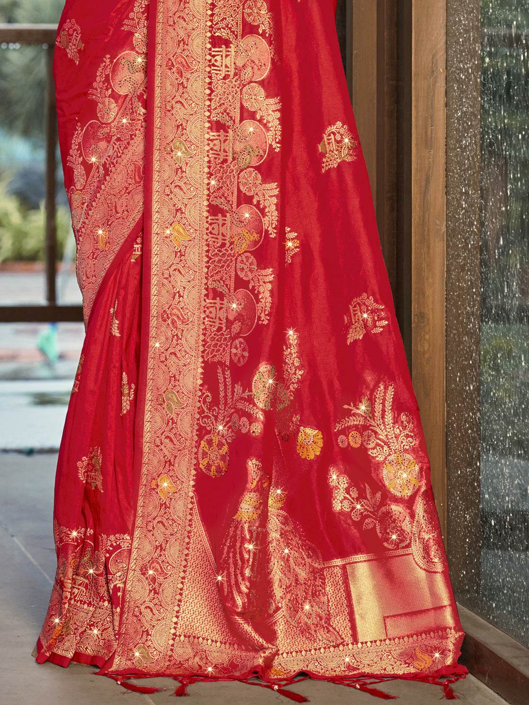 Red Silk Saree With Blouse Piece