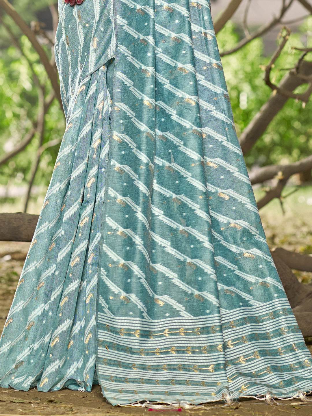 Blue Linen Saree With Blouse Piece
