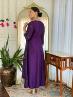 image, Women Purple Embroidered Kurta Set with Green Dupatta