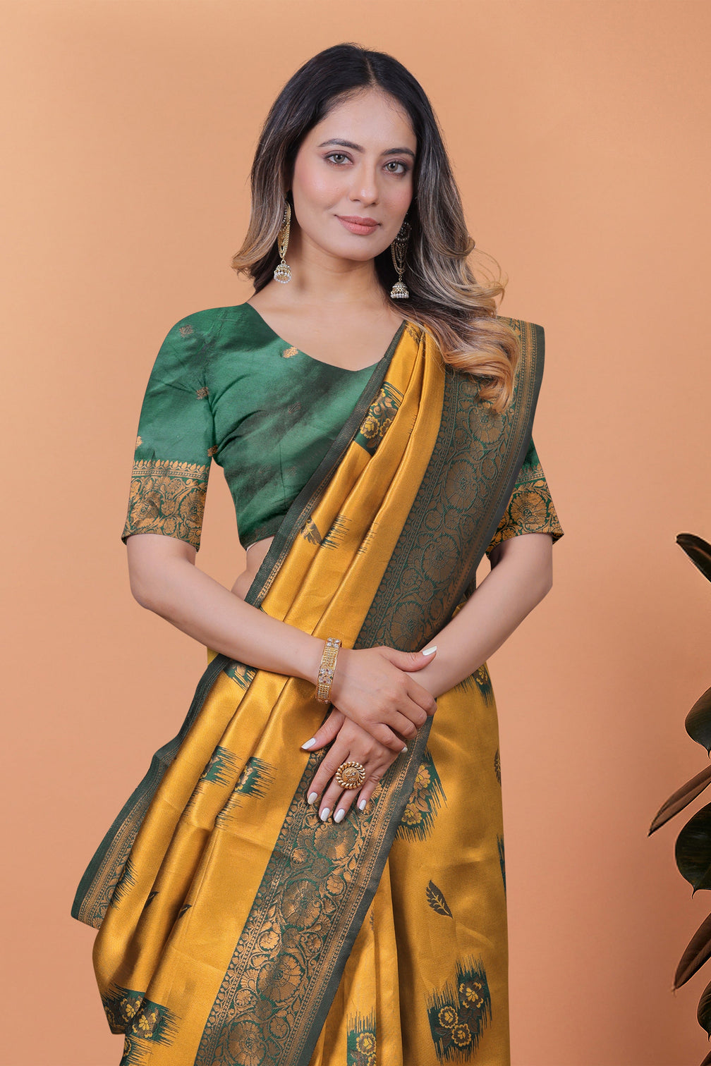 Exquisite Gold and Green Silk Saree with Golden Zari Border – Wedding & Party Wear Saree