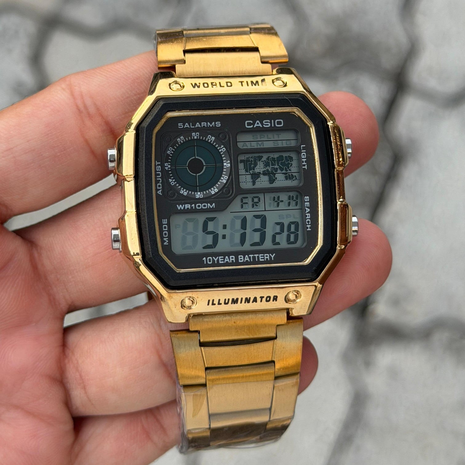 Casi o Illuminator World Time Watch