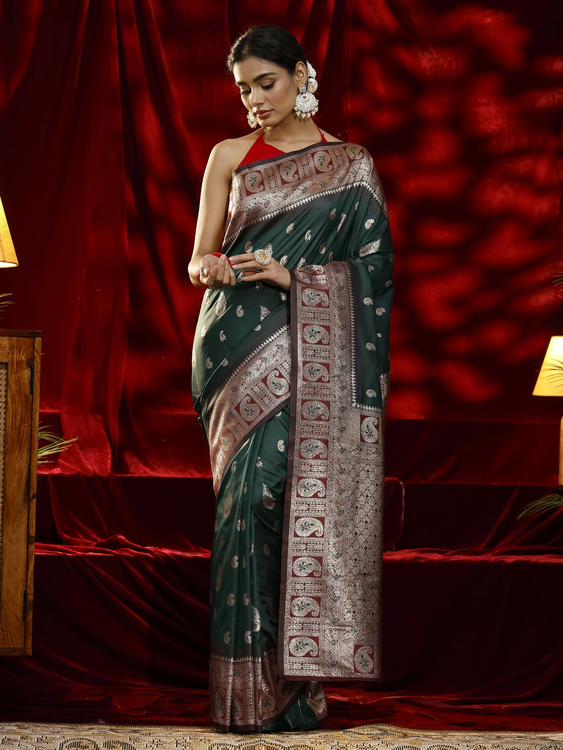 Mameraa Green Paisley Woven Design Silk blend Saree