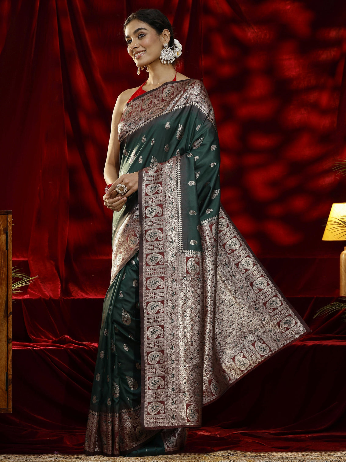 Mameraa Green Paisley Woven Design Silk blend Saree