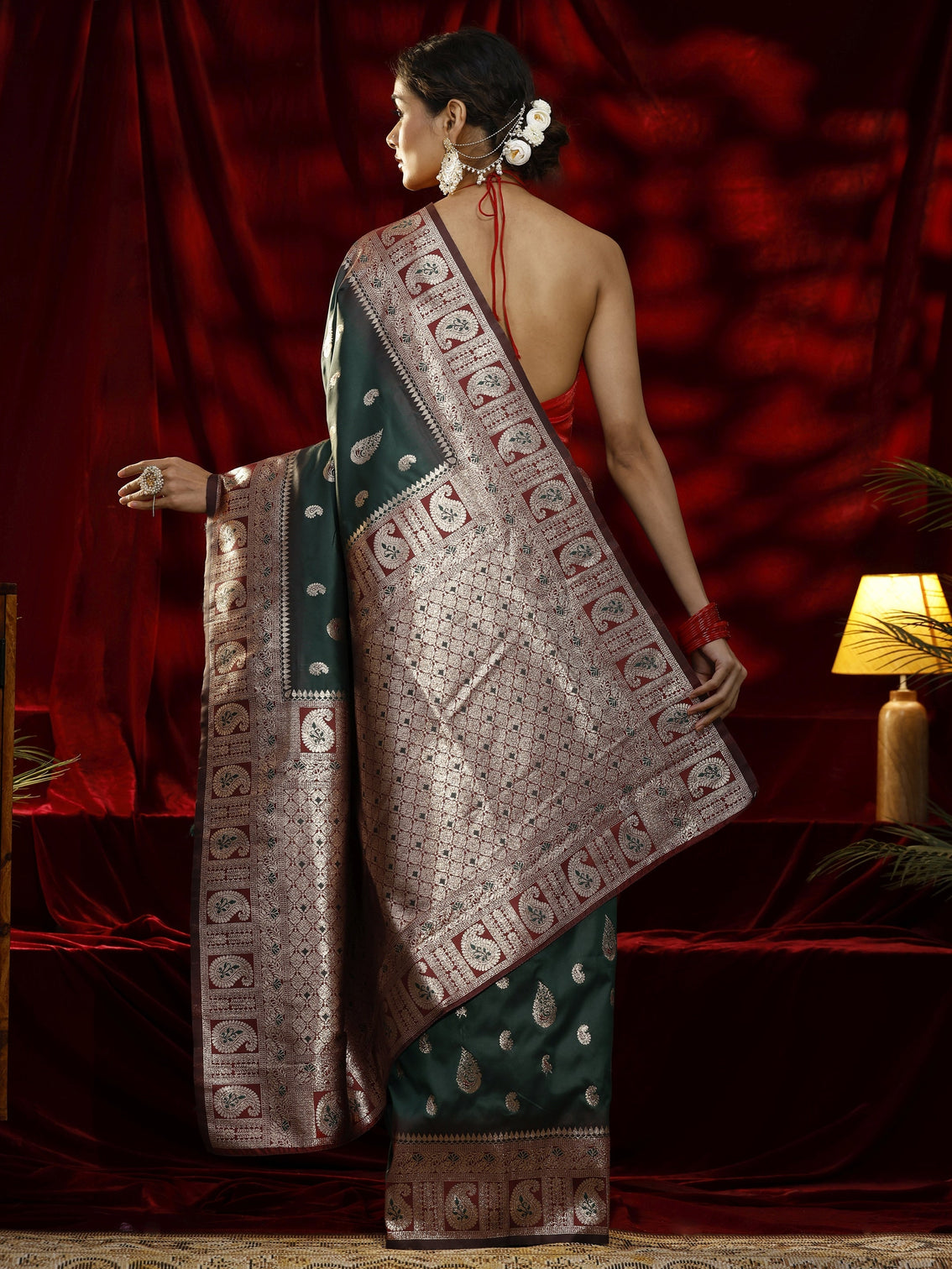 Mameraa Green Paisley Woven Design Silk blend Saree