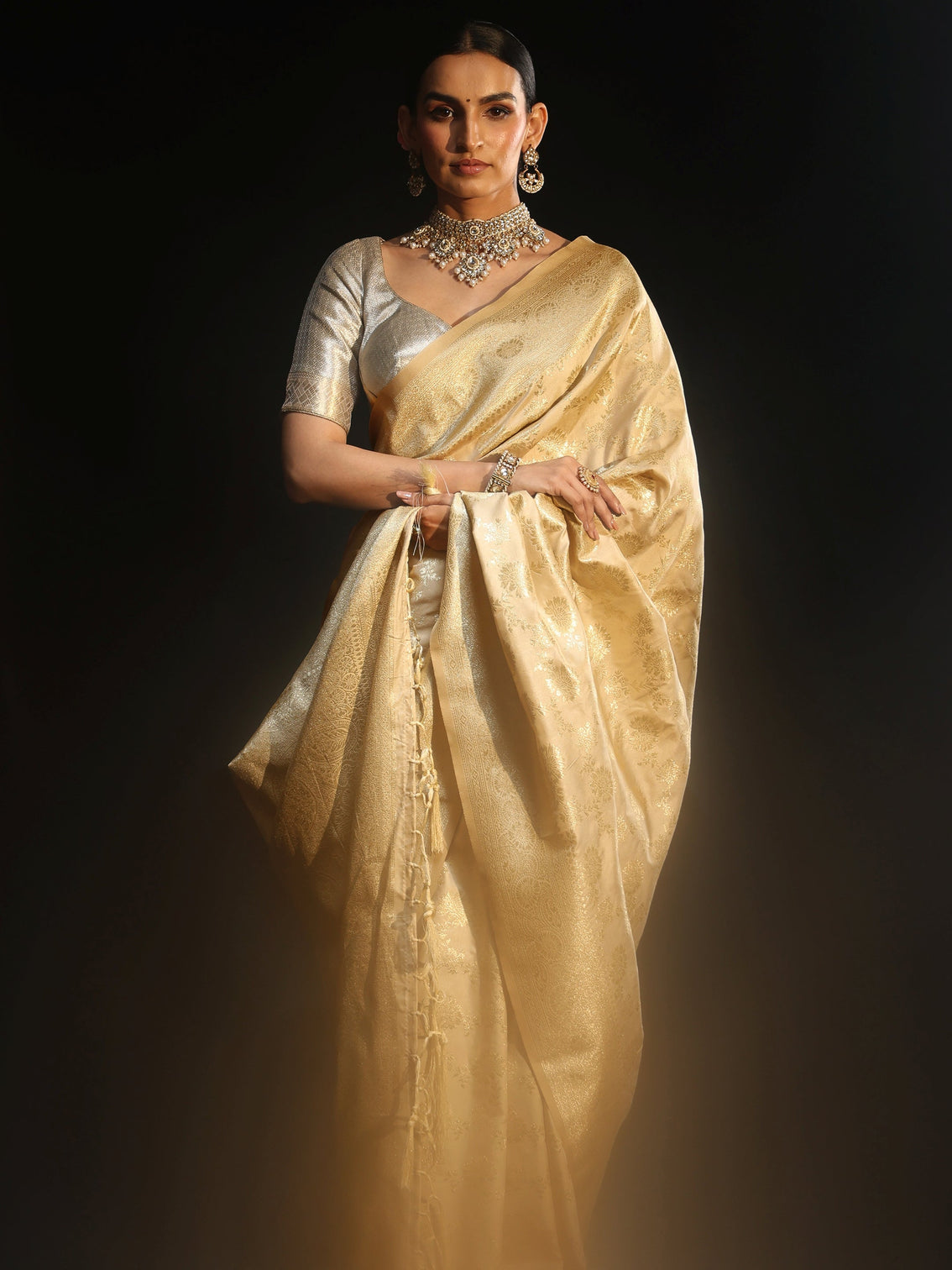 Mameraa Cream Banarasi Silk Blend Saree