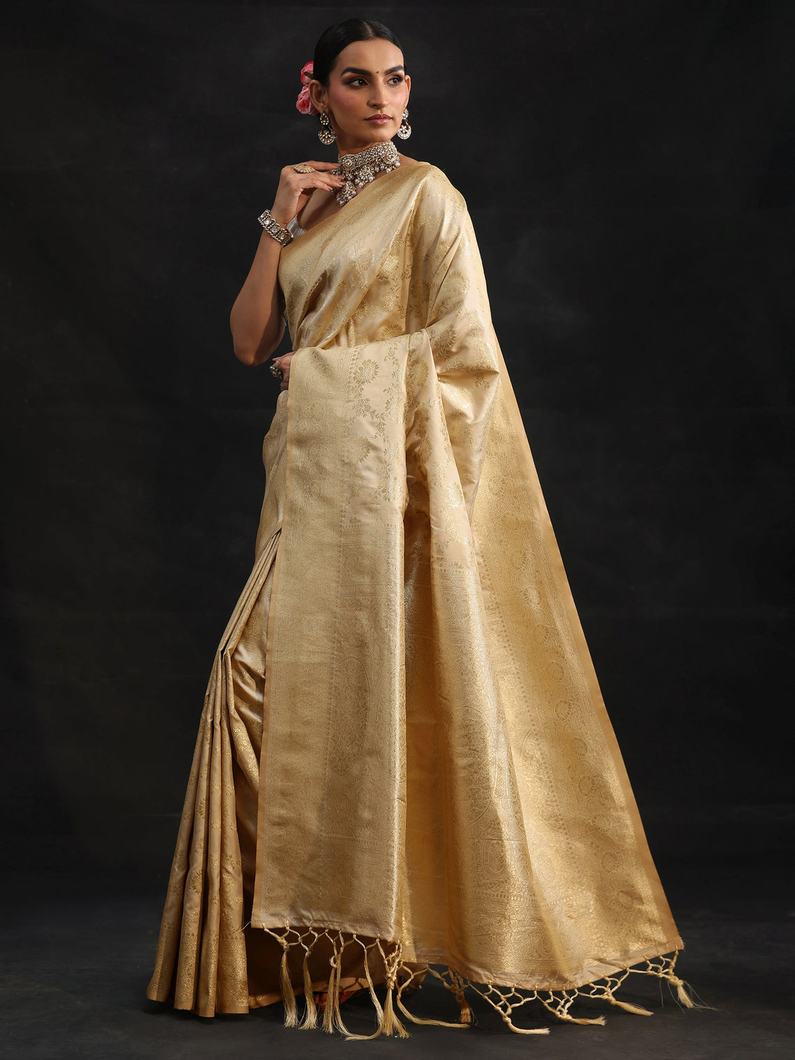 Mameraa Cream Banarasi Silk Blend Saree