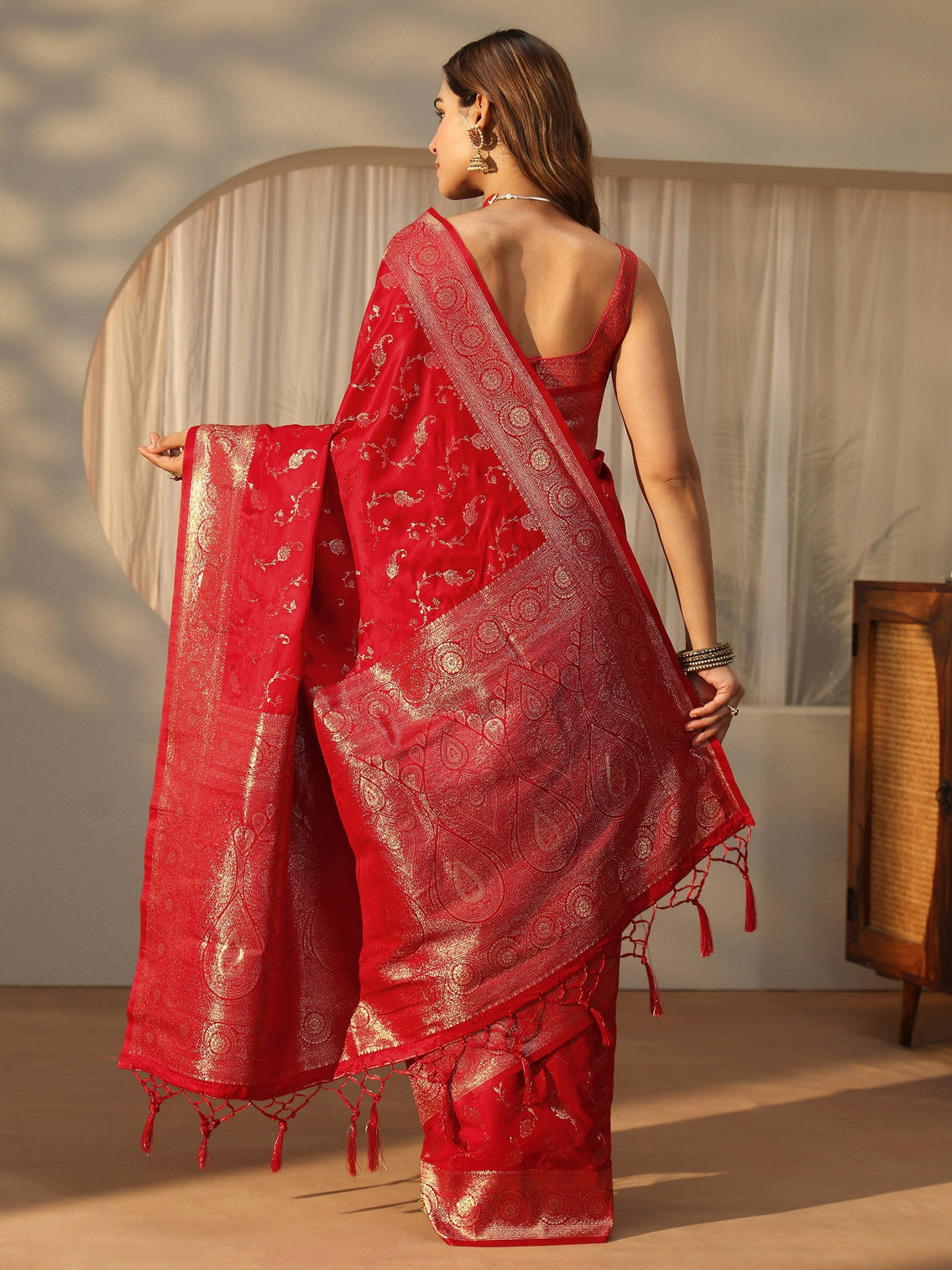 Mameraa Red Paisley Banarasi Silk Blend Saree