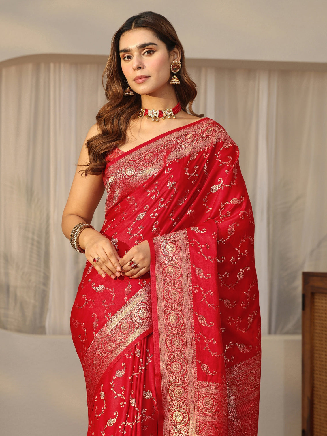 Mameraa Red Paisley Banarasi Silk Blend Saree