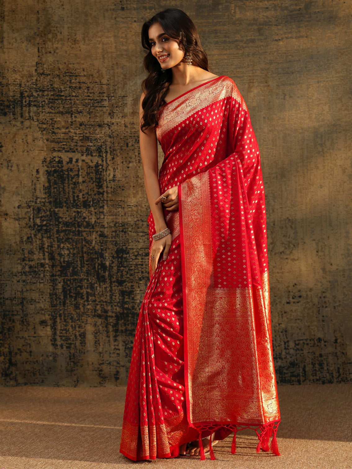 Mameraa Vermilion Red Banarasi Silk Blend Saree