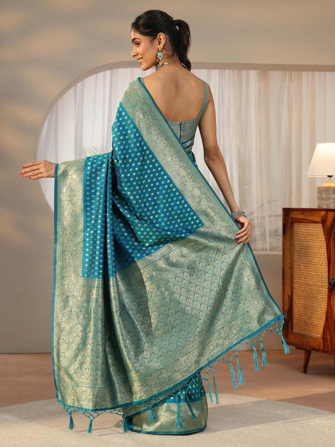 Mameraa Teal Blue Banarasi Silk Blend Saree