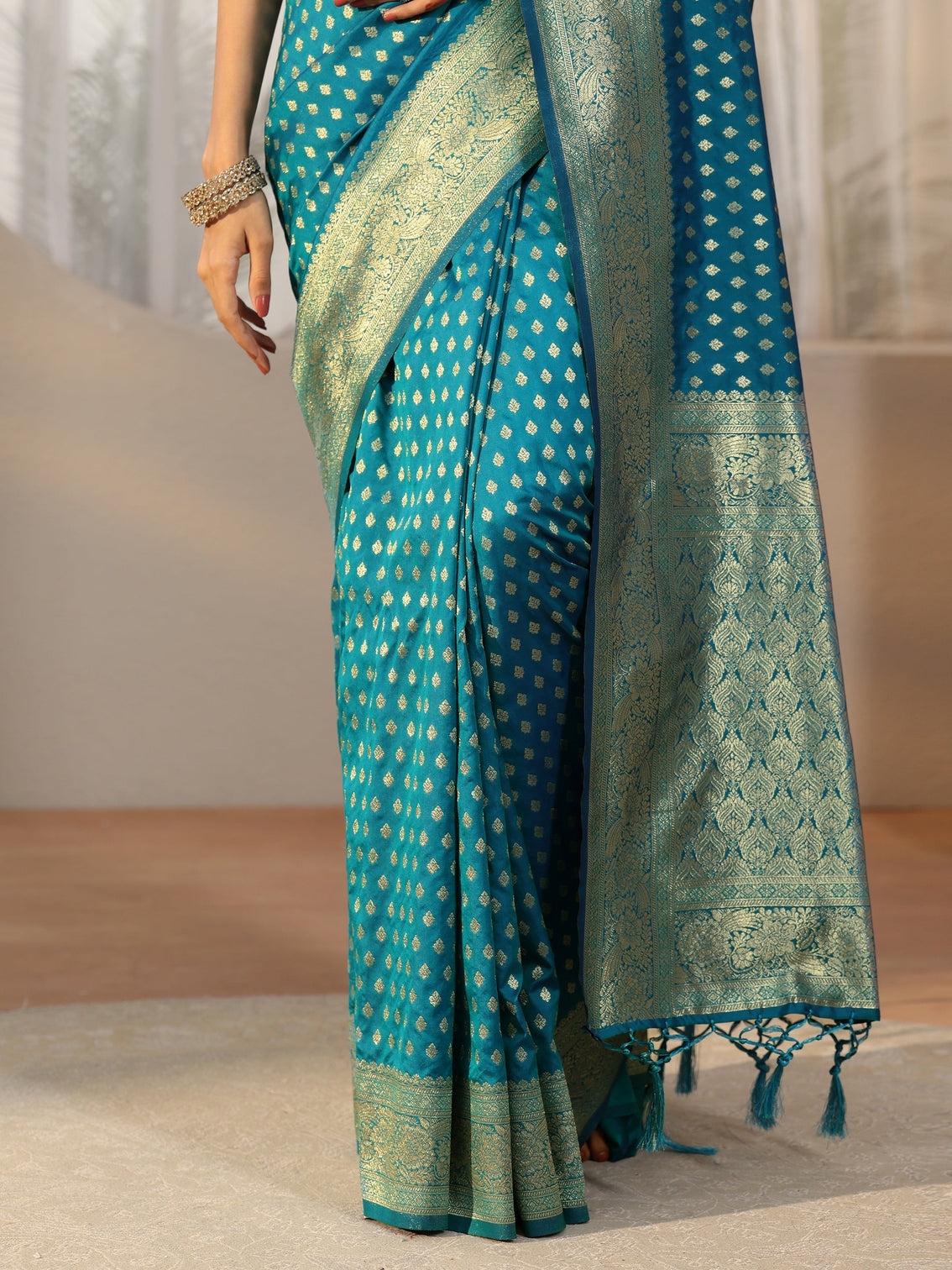 Mameraa Teal Blue Banarasi Silk Blend Saree