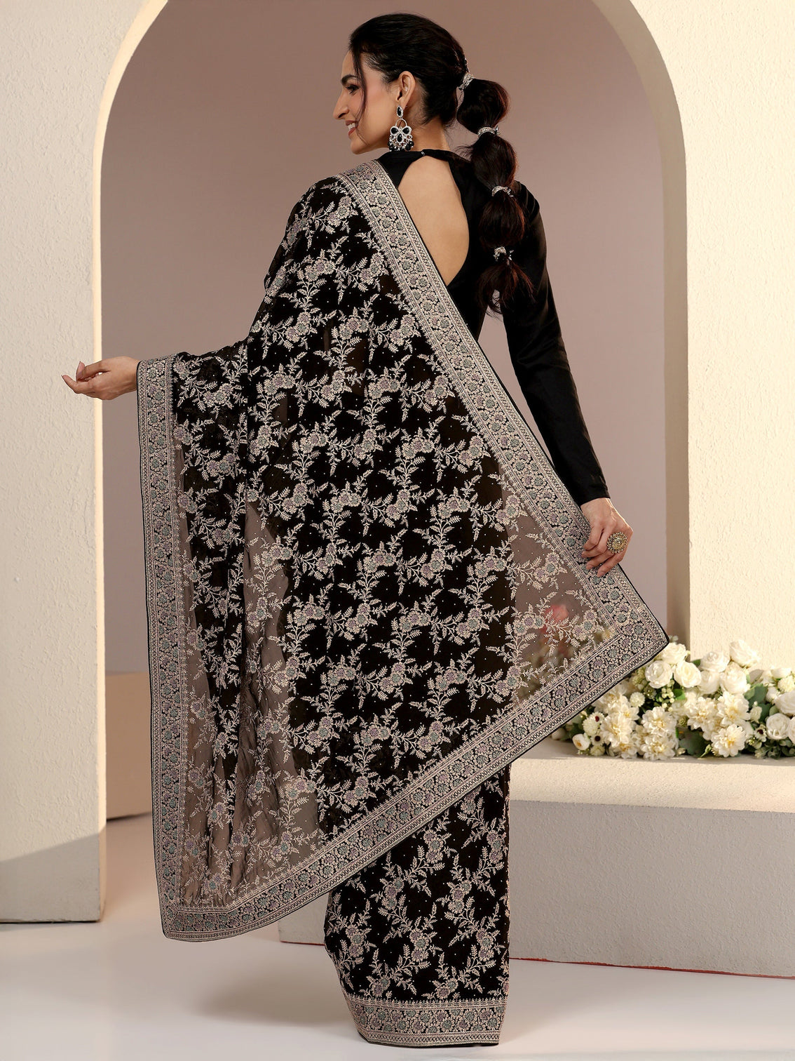 Mameraa Black Floral Embroidered Georgette Saree