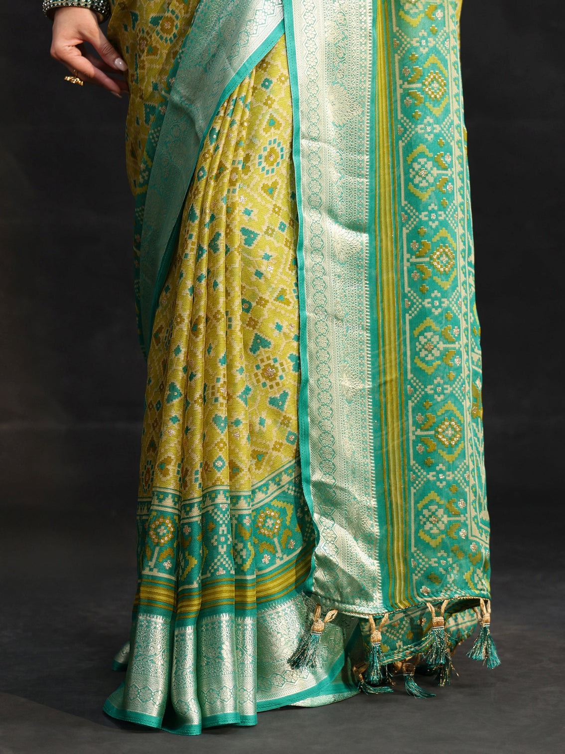 Mameraa Sea Green Patola Printed Chiffon Saree