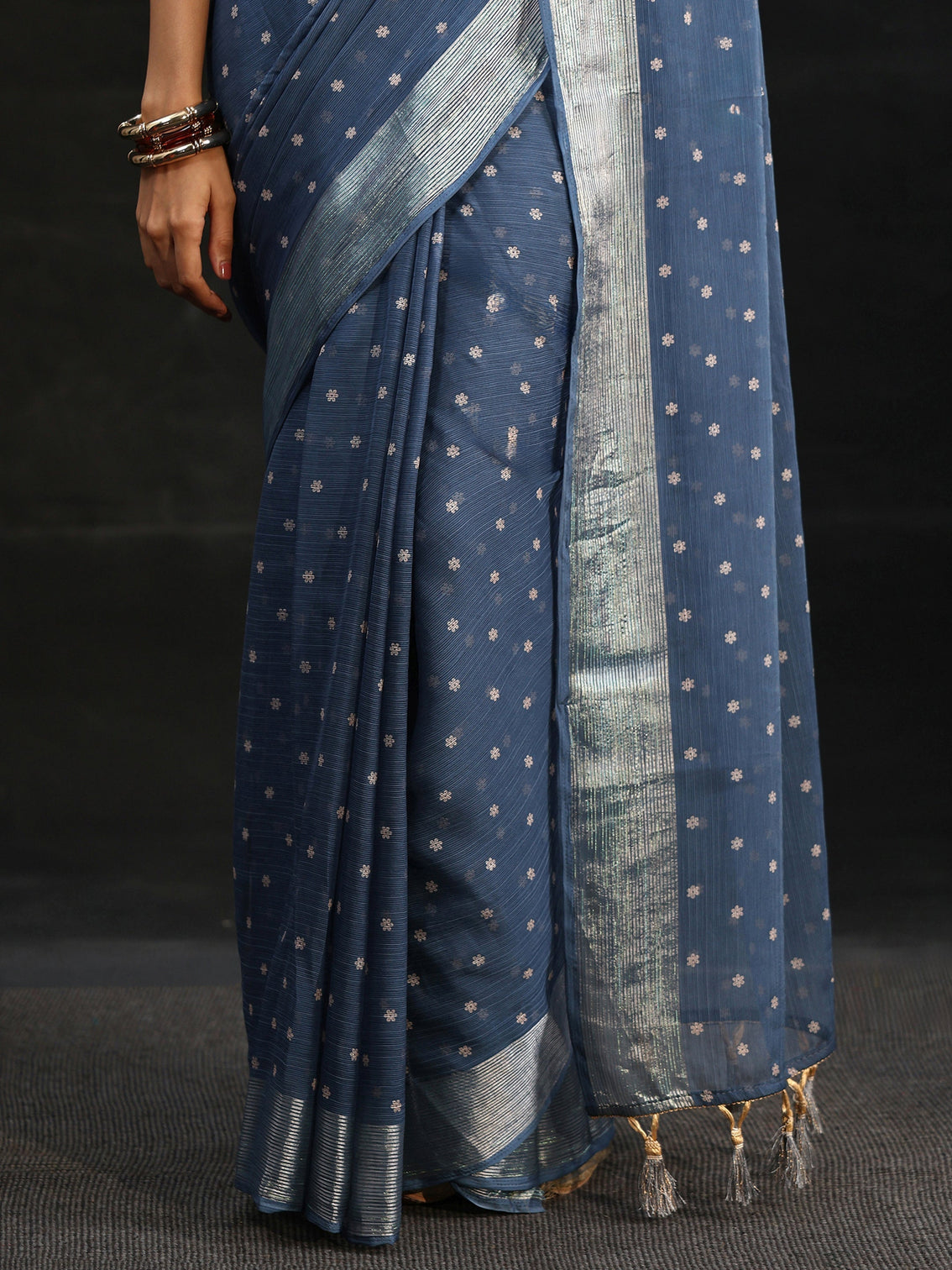 Mameraa Steel Blue Floral Printed Chiffon Saree
