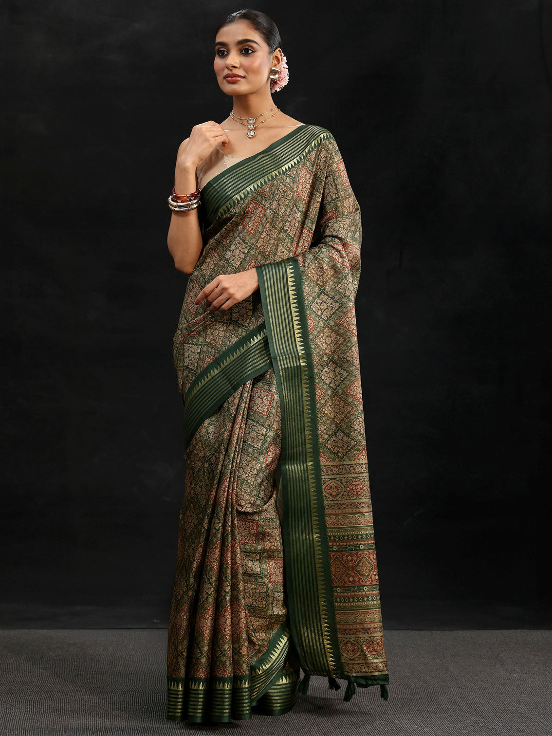 Mameraa Green Floral Foil Printed Silk Blend Saree