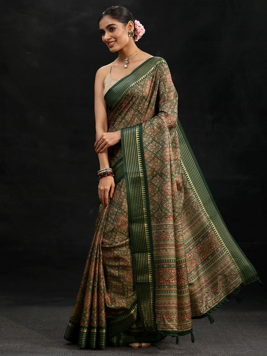 Mameraa Green Floral Foil Printed Silk Blend Saree