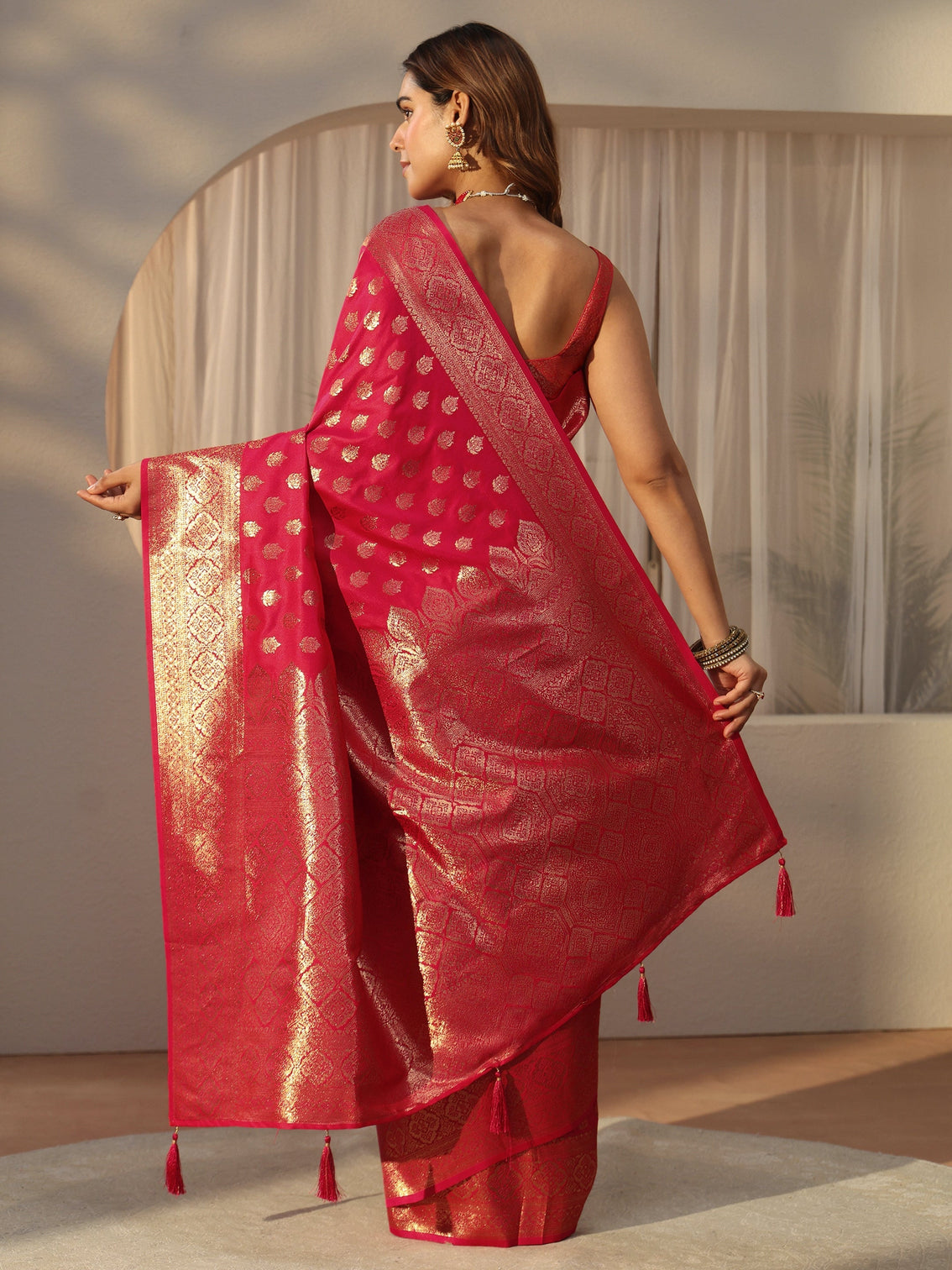 Mameraa Hot Pink Banarasi Silk Blend Saree