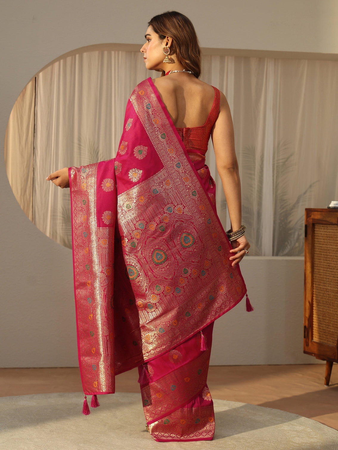 Mameraa Fuchsia Pink Banarasi Silk Blend Saree