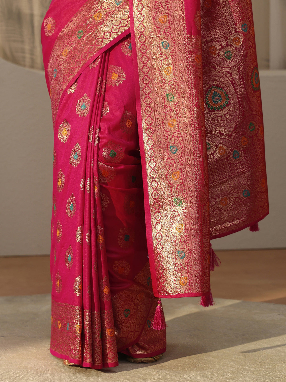 Mameraa Fuchsia Pink Banarasi Silk Blend Saree