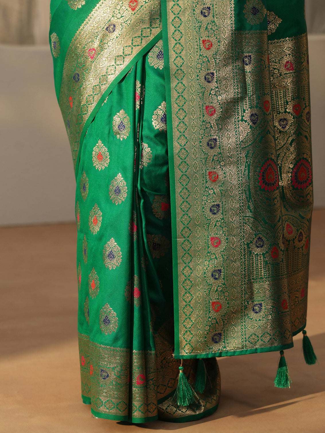 Mameraa Emerald Green Banarasi Silk Blend Saree