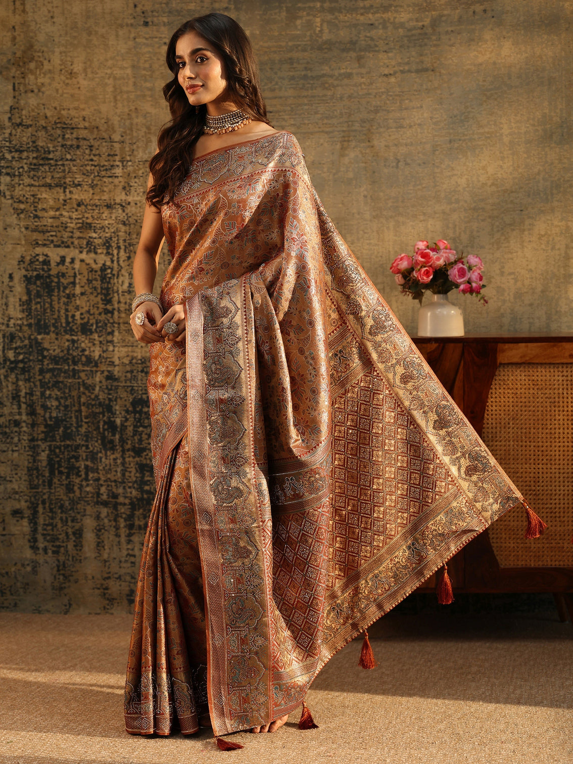 Mameraa Art Brown Jamawar Woven Silk Blend Saree