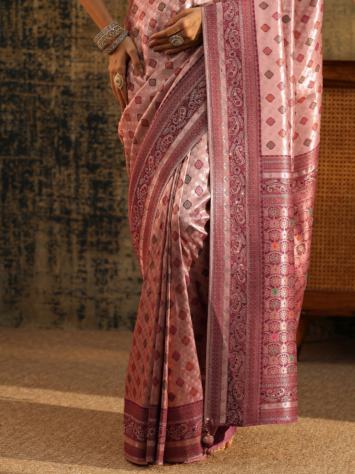 Mameraa Lilac Woven Silk Blend Saree with Paisley Embellished Border