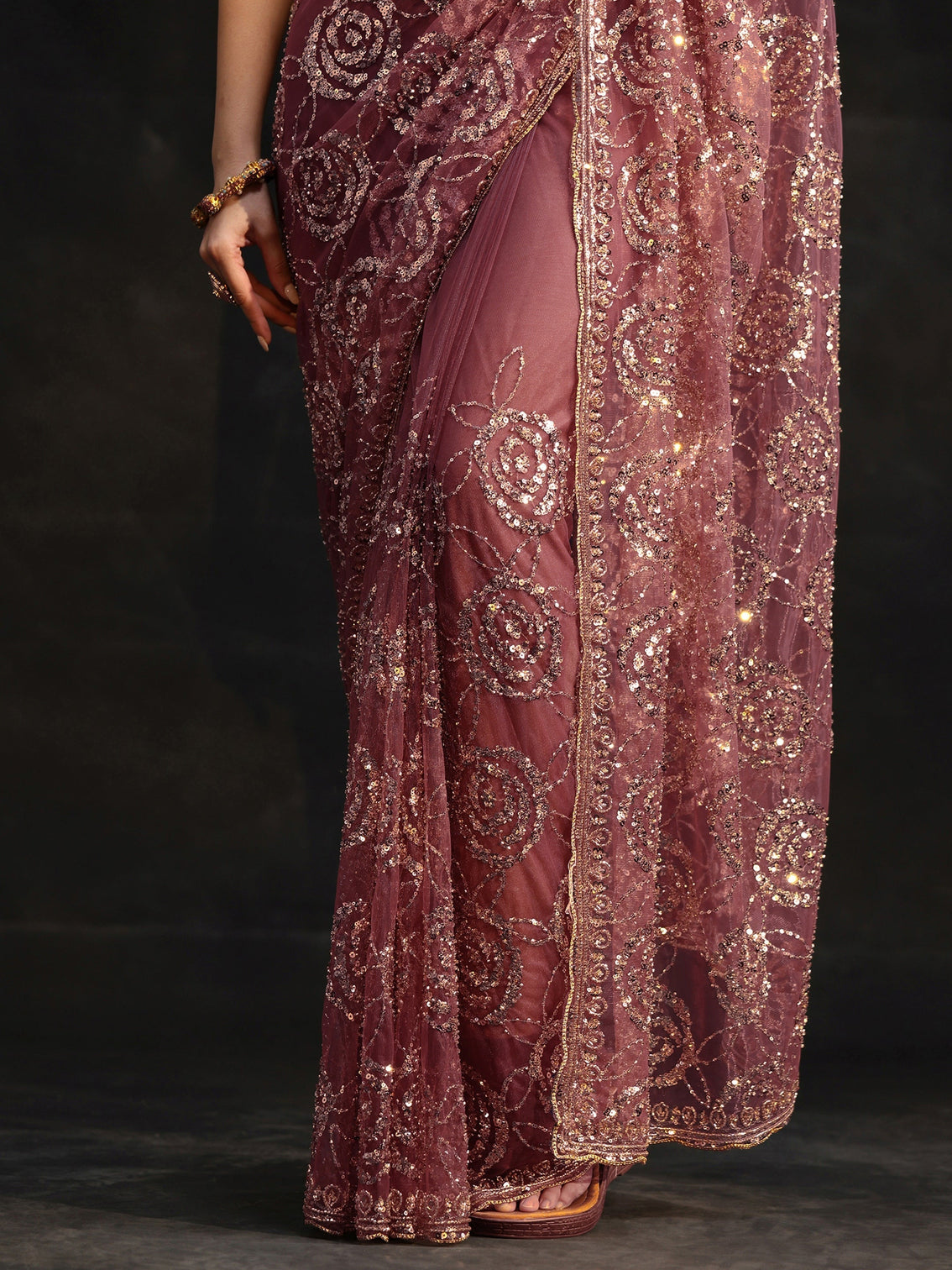 Mameraa Art Mauve Sequinned Rosette Design Net Saree