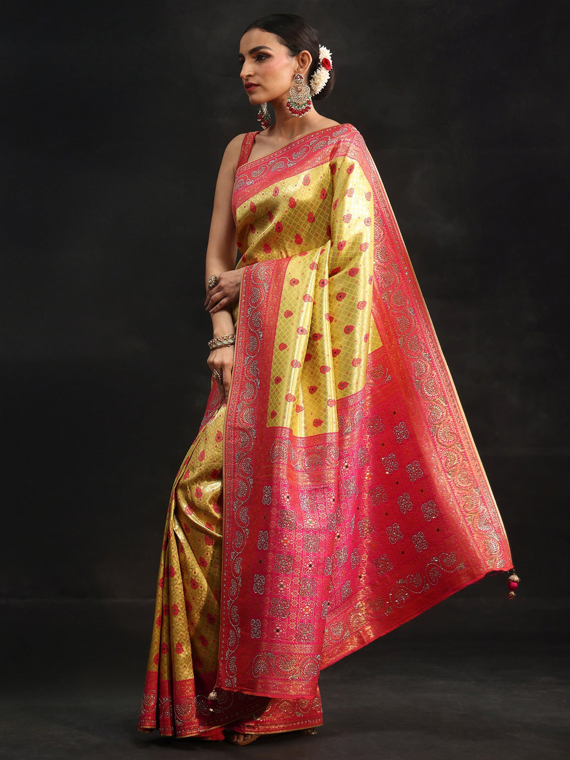 Mameraa Art Green Banarasi Silk Blend Saree