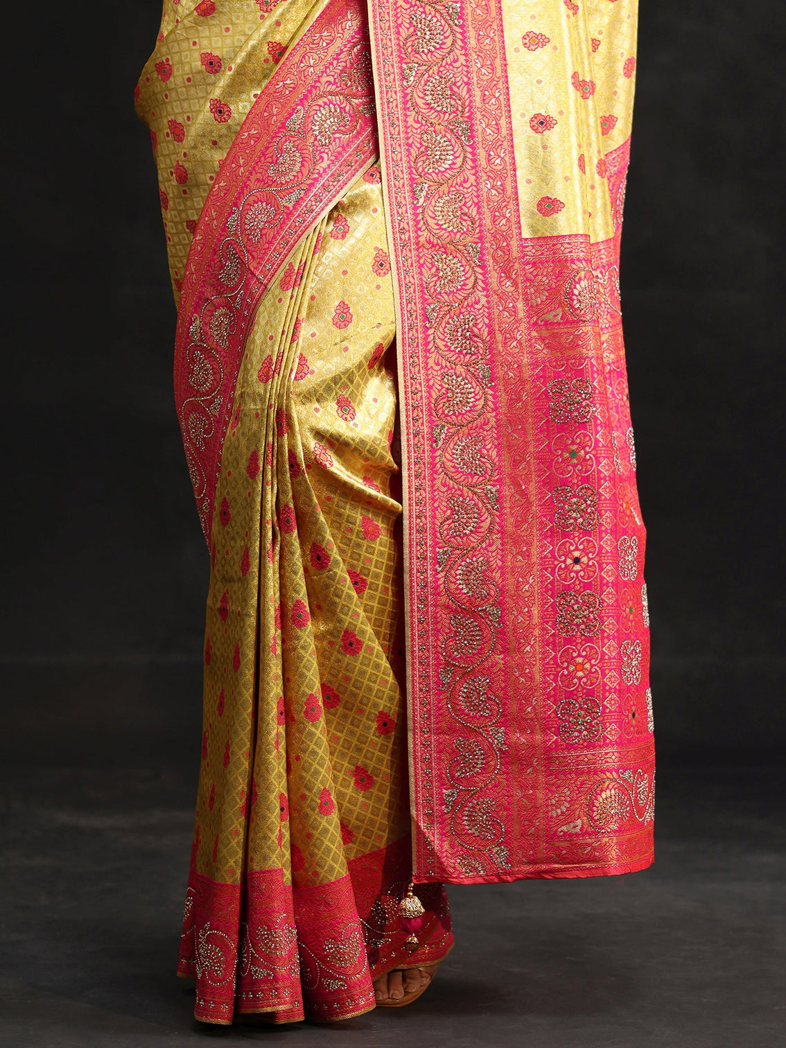 Mameraa Art Green Banarasi Silk Blend Saree