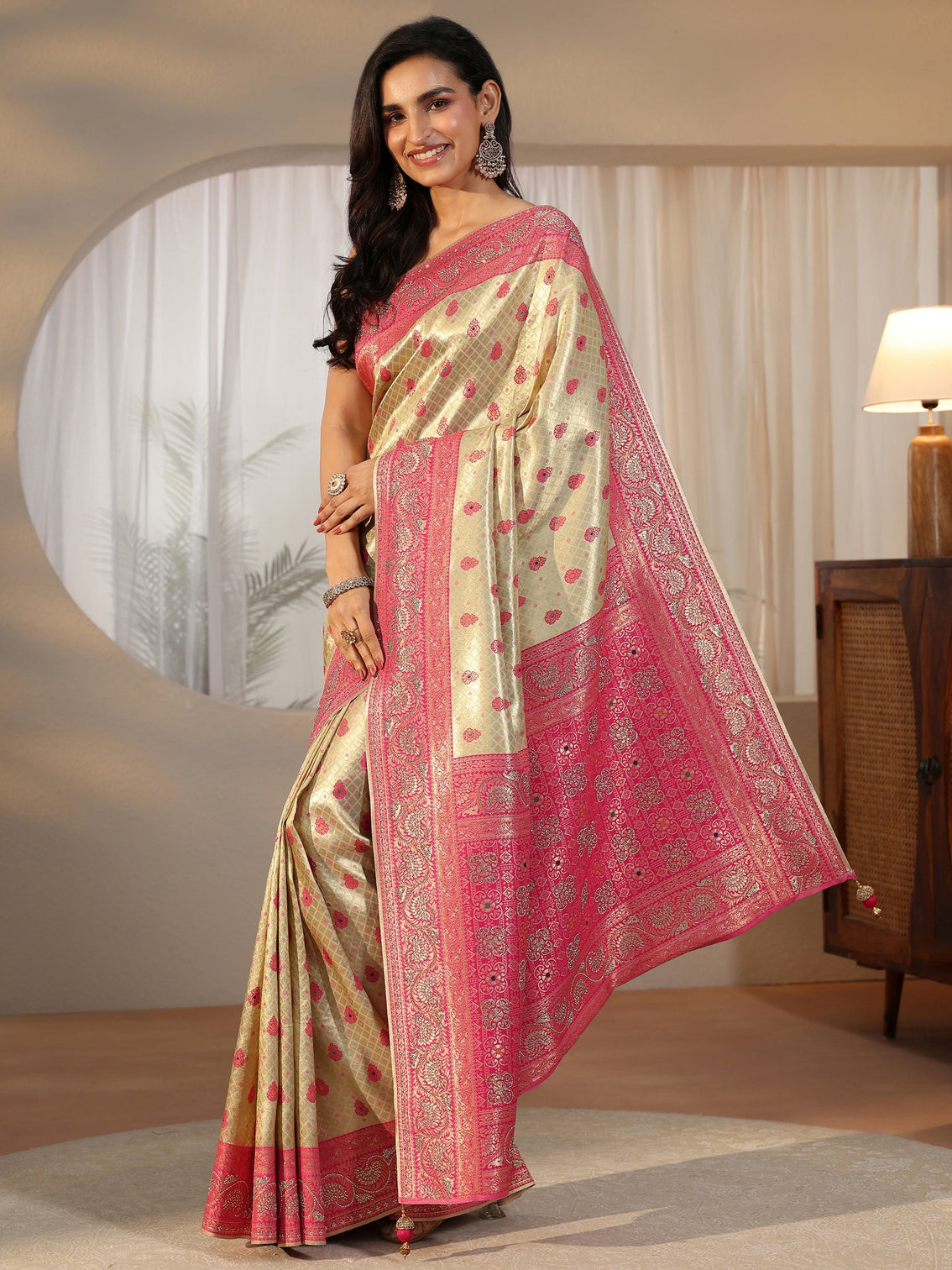 Mameraa Art Gold Banarasi Silk Blend Saree