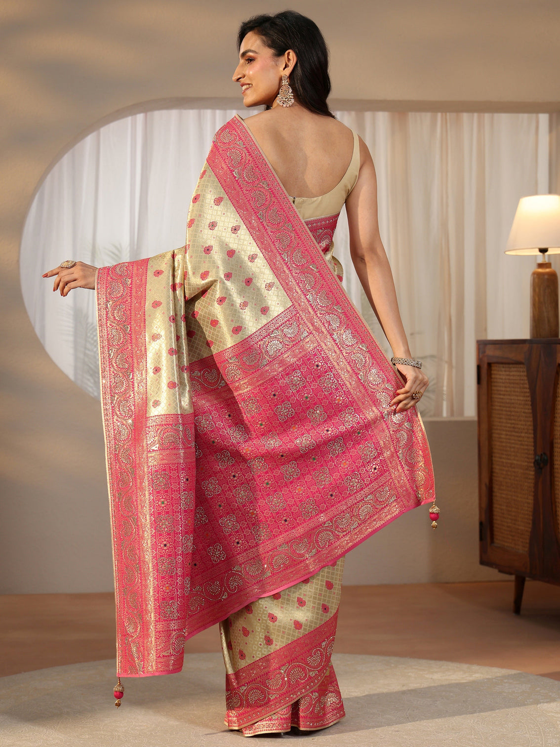 Mameraa Art Gold Banarasi Silk Blend Saree