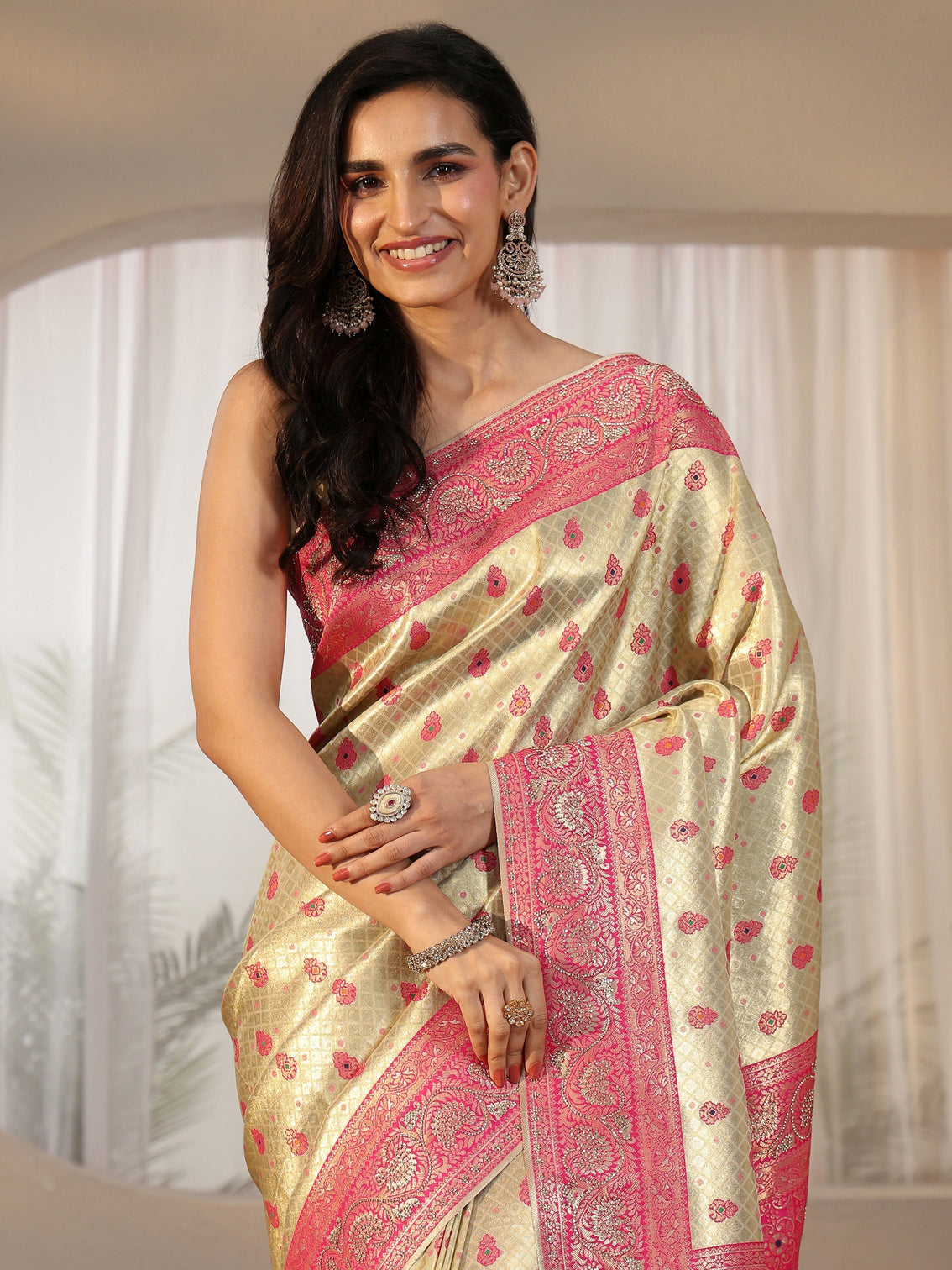 Mameraa Art Gold Banarasi Silk Blend Saree