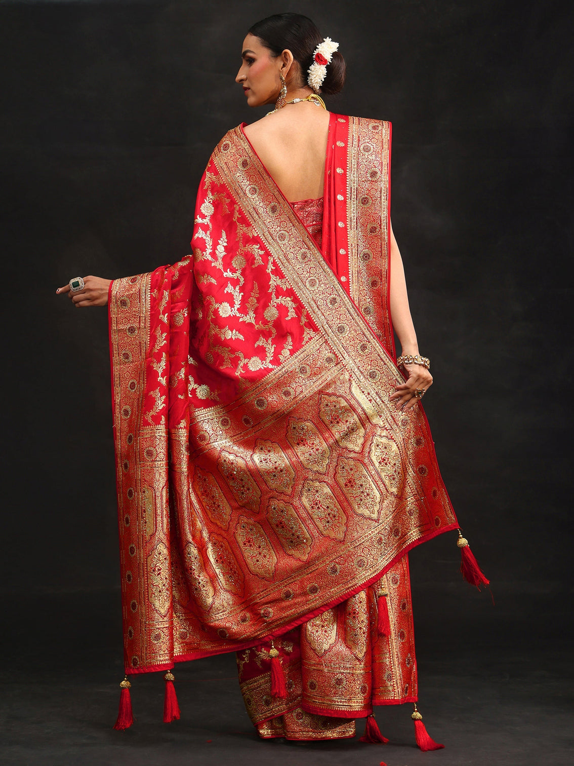 Mameraa Art Vermillion Red Floral Design Banarasi Silk Blend Saree with Dupatta