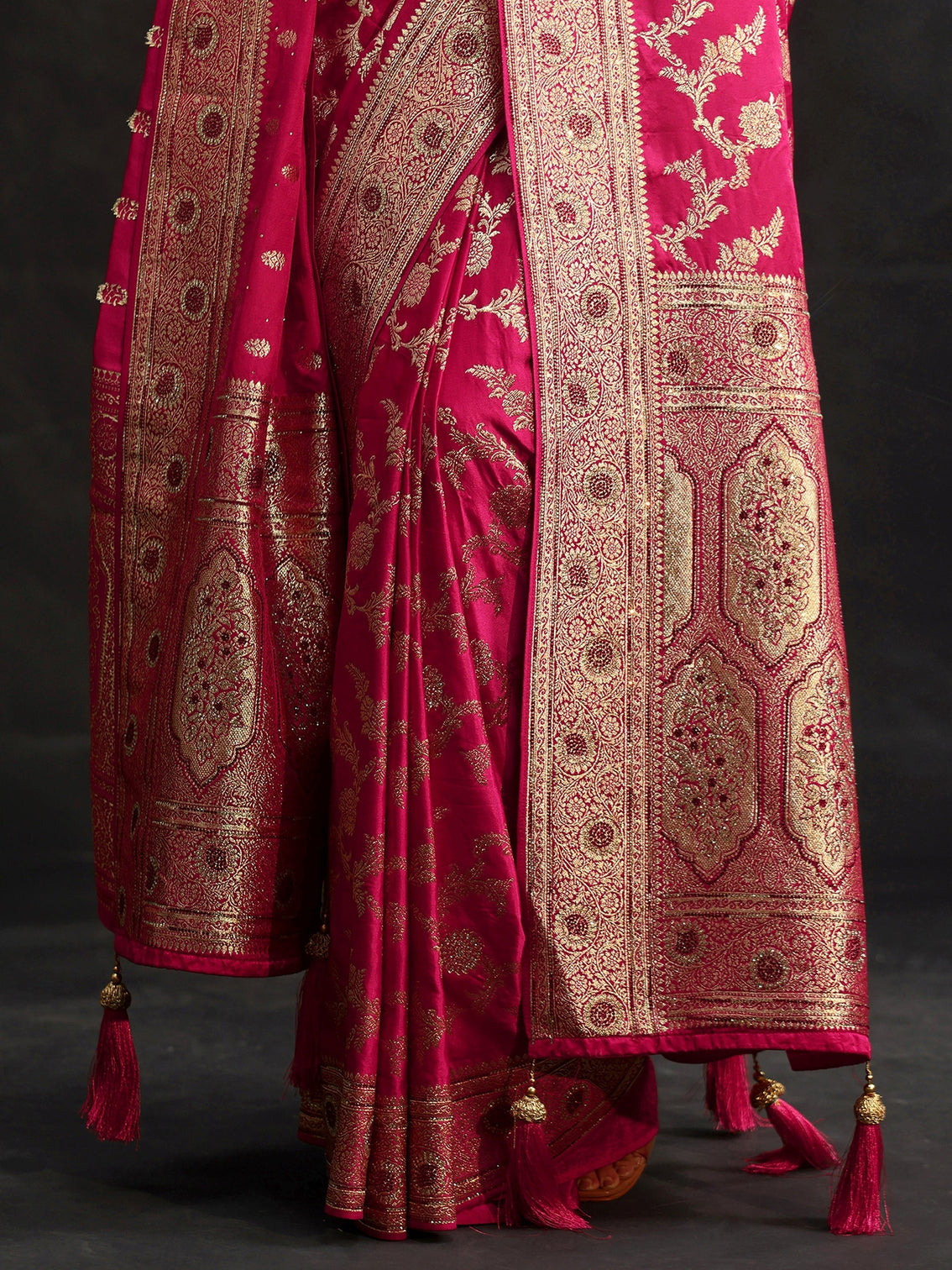 Mameraa Art Rani Pink Floral Design Banarasi Silk Blend Saree with Dupatta