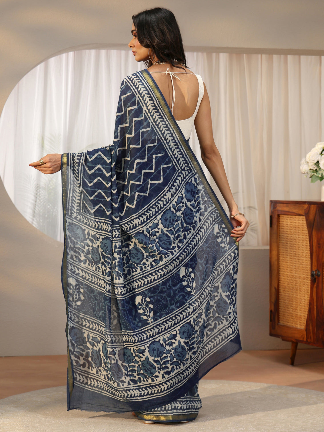 Mameraa Indigo Blue Chevron Dabu Print Cotton Saree
