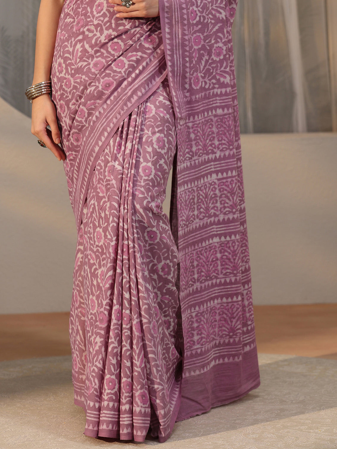 Mameraa Lavender Floral Dabu Print Cotton Saree