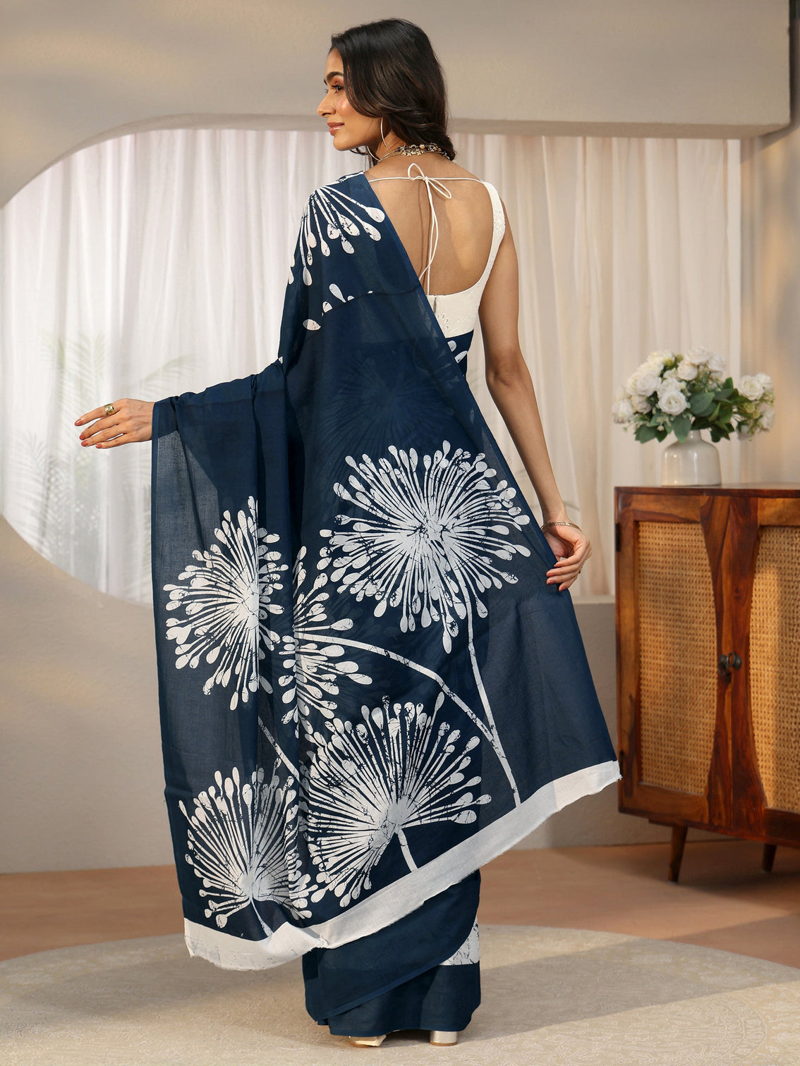 Mameraa Navy Blue Screen Printed Cotton Saree