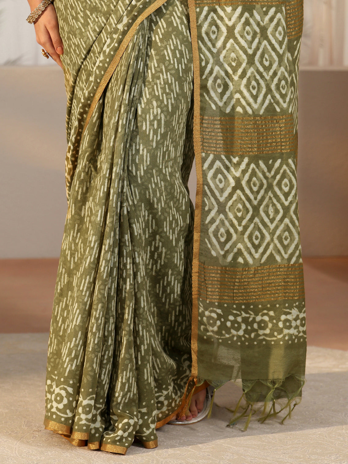 Mameraa Olive Green Batik Printed Cotton Saree