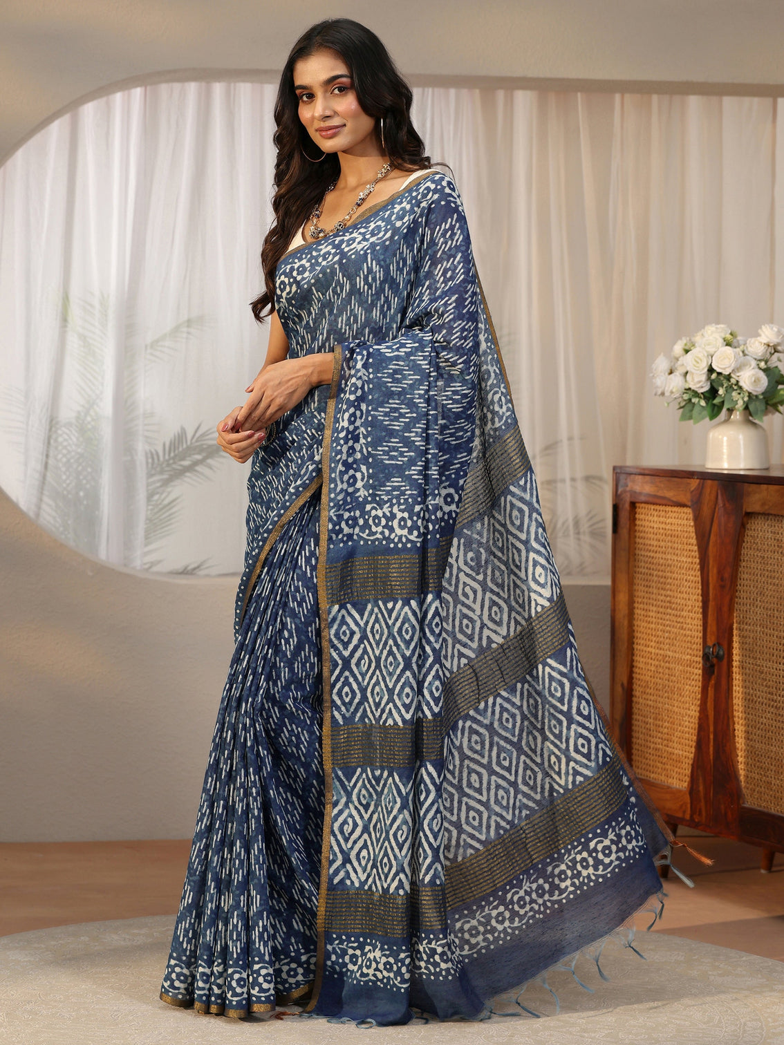 Mameraa Indigo Blue Dabu Print Cotton Saree