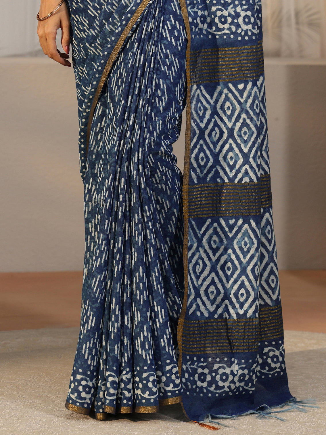 Mameraa Indigo Blue Dabu Print Cotton Saree