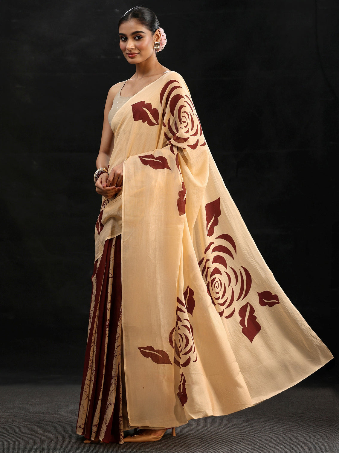 Mameraa Cream Rosette Print Cotton Saree