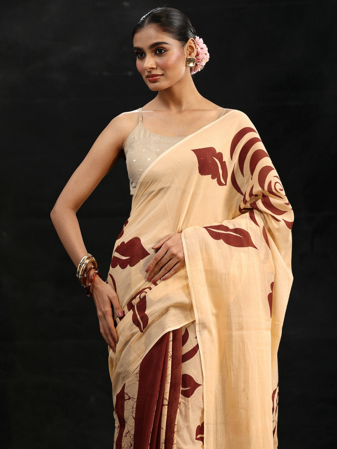 Mameraa Cream Rosette Print Cotton Saree