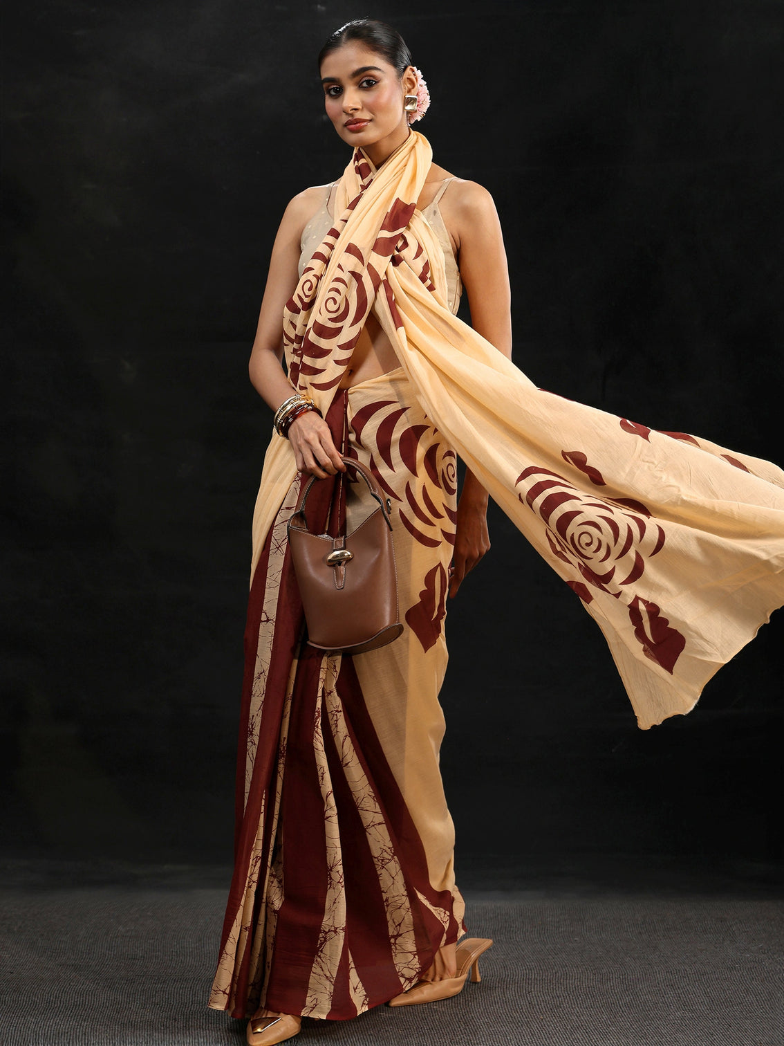 Mameraa Cream Rosette Print Cotton Saree