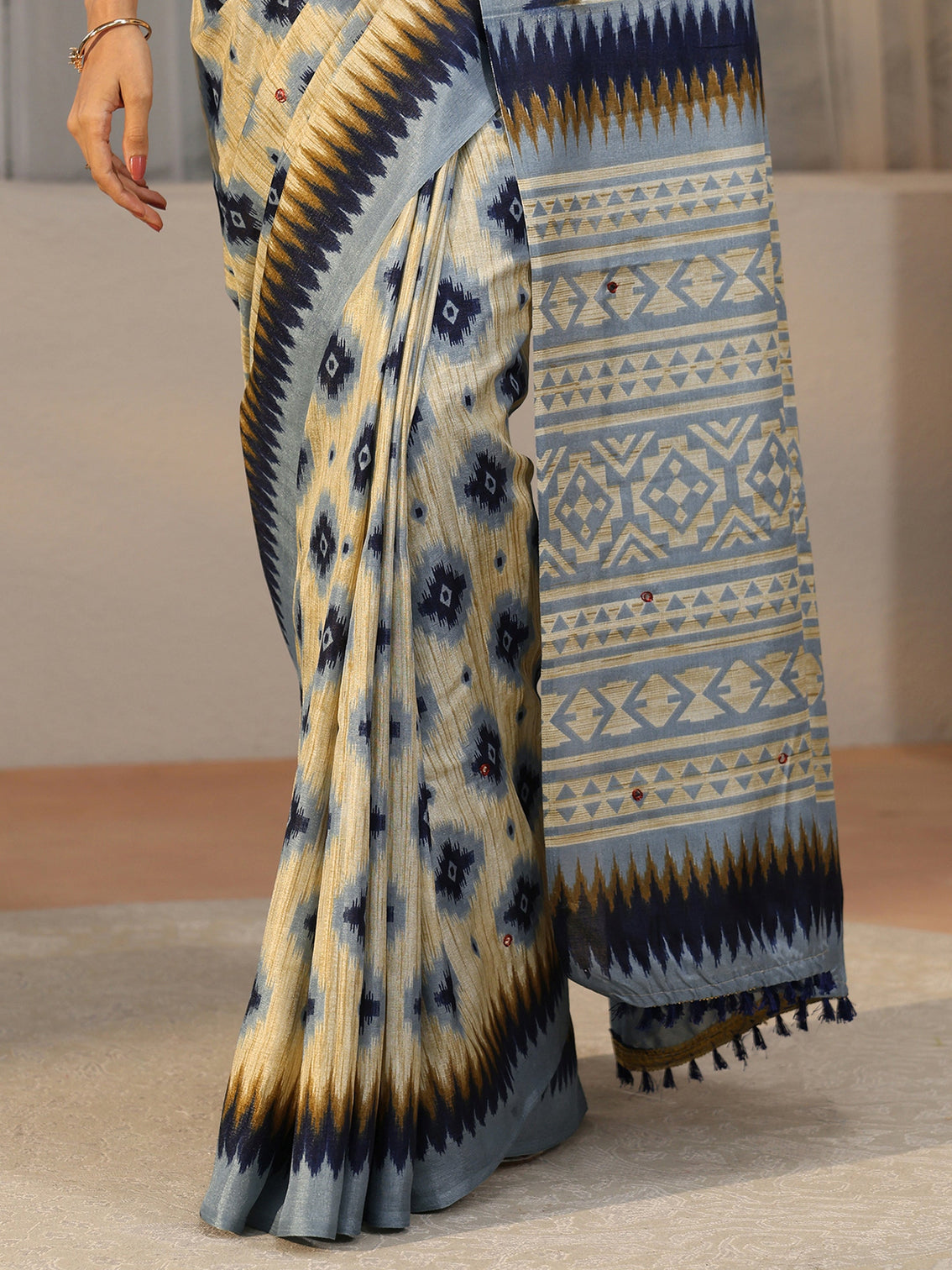 Mameraa Beige Ikat Printed Cotton Blend Saree